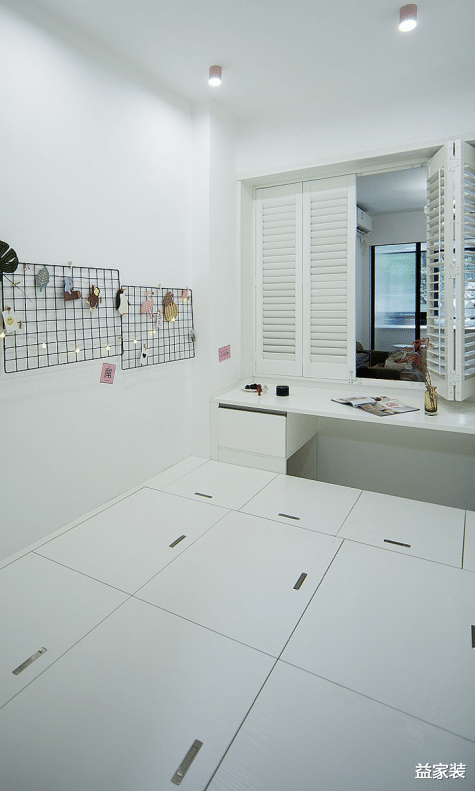 客厅没有电视没有背景墙,却非常的大气,这个装修太有远见了!