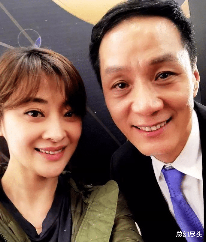 冯远征|2003年,冯远征来东北拍戏,一位大姐上来就是2巴掌!