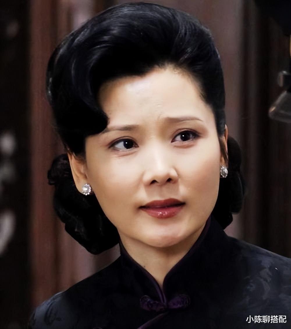 精灵宝可梦 为什么说爱美的中年女人要多学何赛飞？看了她的变美思路恍然大悟