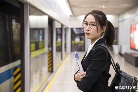 |职场中看不惯的事情，如何跟领导汇报？