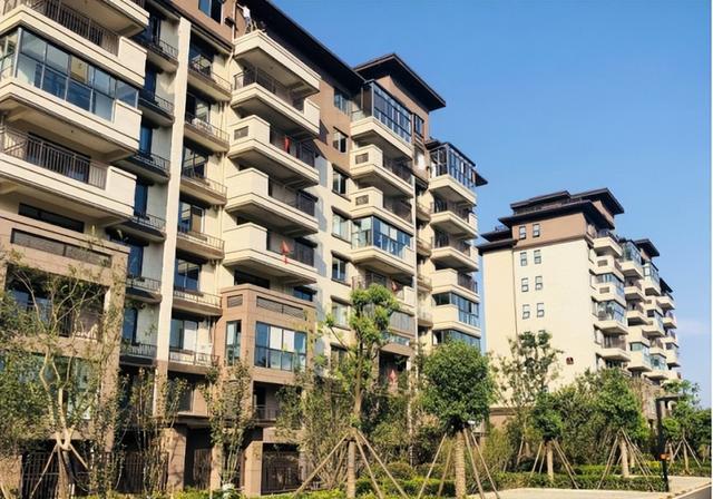 二手房|救市败北?11座城二手房挂牌超十万套,炒房客加速“撤退”开始了