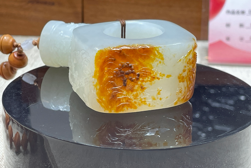 |一枚小小玉扳指凭什么要一套房的首付？