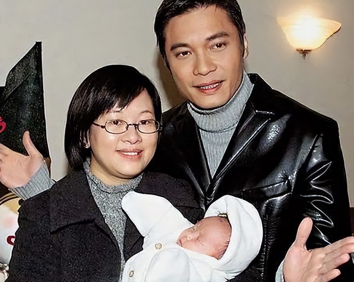 孔笙|罗嘉良：离开相伴22年的“丑妻”，转身娶漂亮女演员