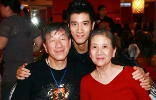 王力宏|王力宏舒淇秘恋6年,被父母极力反对!精选的妻子却让他身败名裂