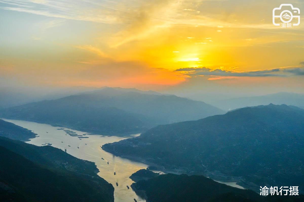 胡杨林|三峡旅游最佳夕阳观景台，看白帝霞飞，观瞿塘斜阳，赏日月同辉