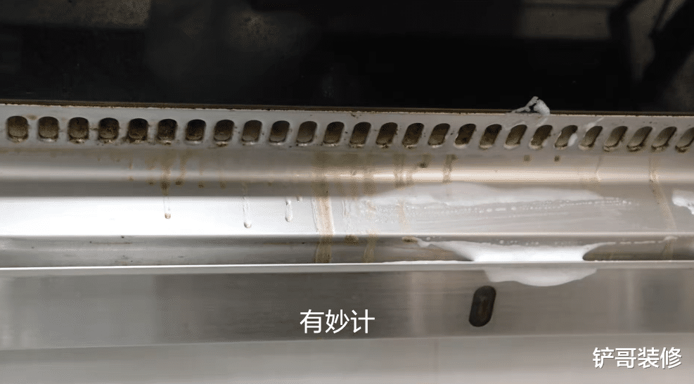 不管油烟机多脏,只需要一个口罩,不拆不卸,干净无油污