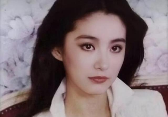 林青霞|如今林青霞已经身价过亿，姐姐却住50平的小房子，为何差距那么大