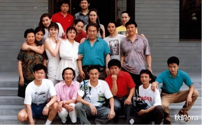 谢兰|谢兰：嫁演员师小红，丁克12年愁坏婆婆，41岁意外得子全家乐开怀