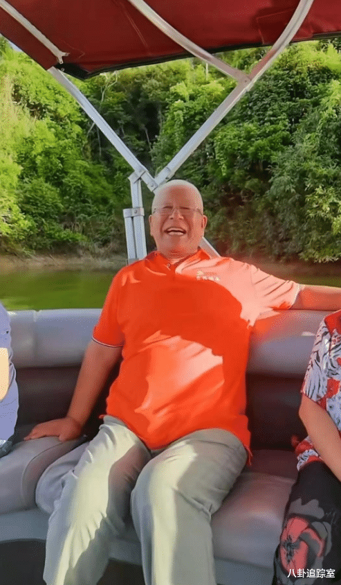 张洪杰|国家一级演员张洪杰三亚养老,身体硬朗带妻子游湖,疑已摆脱子女