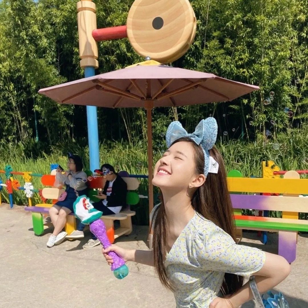 爱豆丨赵露思头像表情包