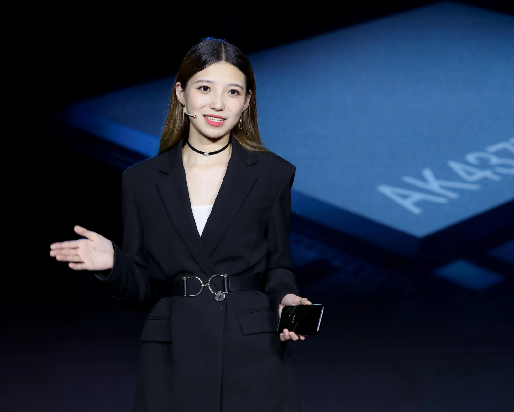 微软|国内手机畅销榜:华为已经落后,苹果无缘前二,国产黑马问鼎第一