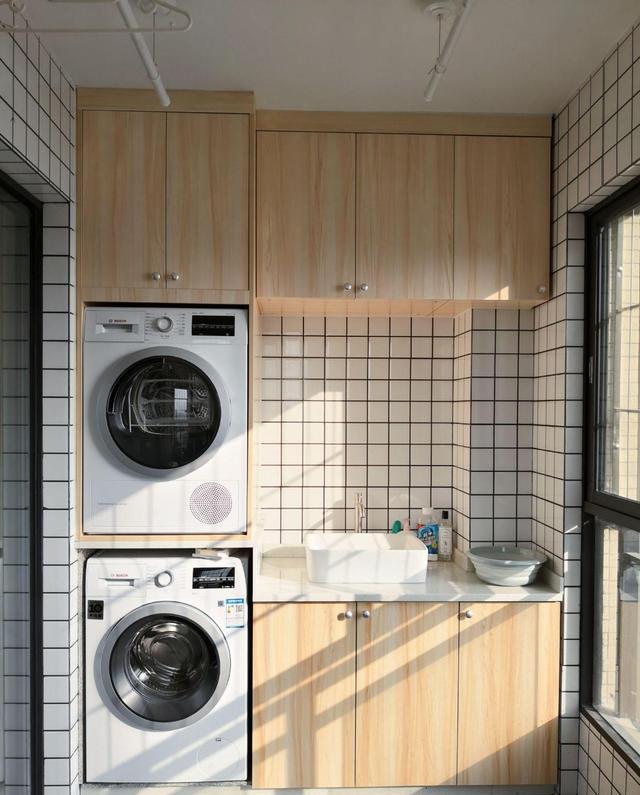 洗衣机放阳台好还是卫生间好?听完业主和师傅的建议,我有了答案