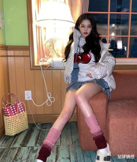 张员瑛|IVE张员瑛腿长到超出瑜珈垫！107CM大长腿影片网惊：真人月光仙子