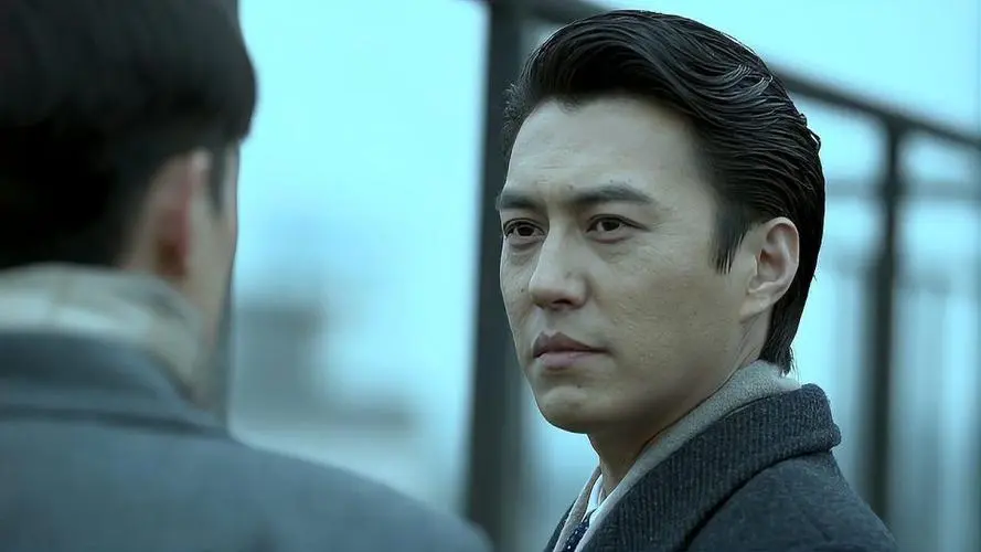 汪曼春|在《伪装者》中，明楼最后毫不犹豫开枪，他真爱过汪曼春吗？