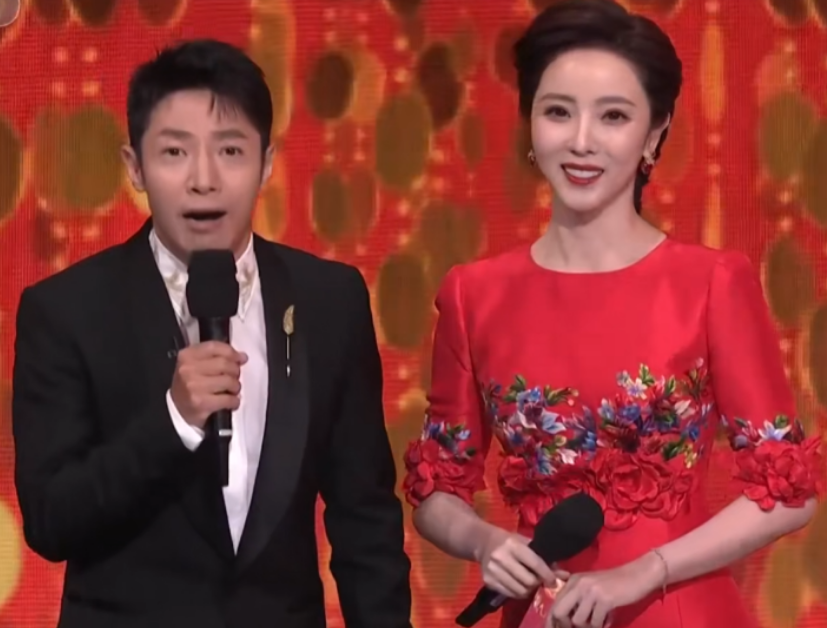 春晚|春晚十大神颜:赵丽颖红裙动人、马凡舒美貌出圈、张小斐的大衣又断货了