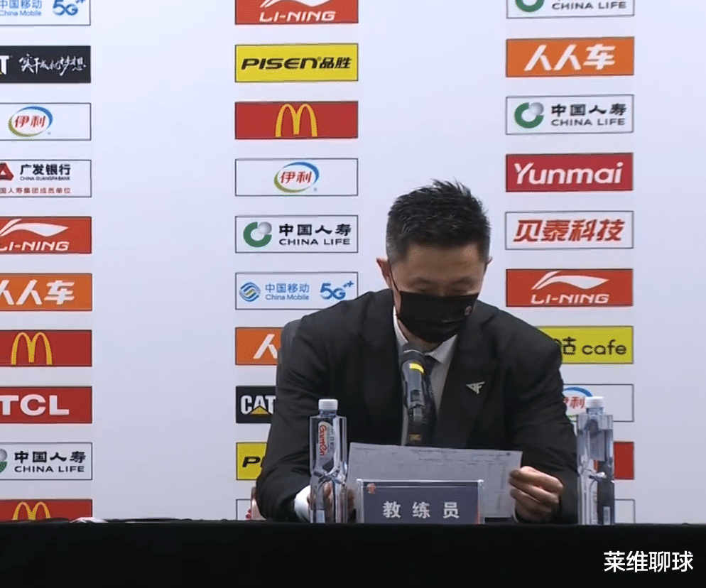 广东男篮|争议！杜锋上演15个字最短采访，惨败辽宁输不起？对比杨鸣差距大