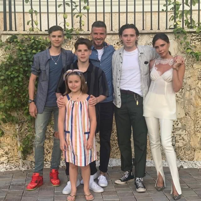 明星夫妻|贝克汉姆三个儿子都喜欢成熟型女友，三子克鲁兹高调放闪先迎七夕