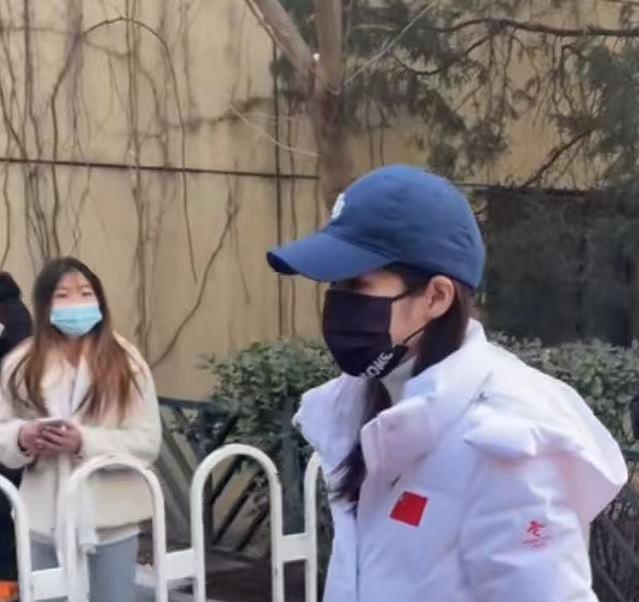 小品|众星现身央视春晚第三次联排，小品演员居多，贾玲穿花棉袄太吸睛