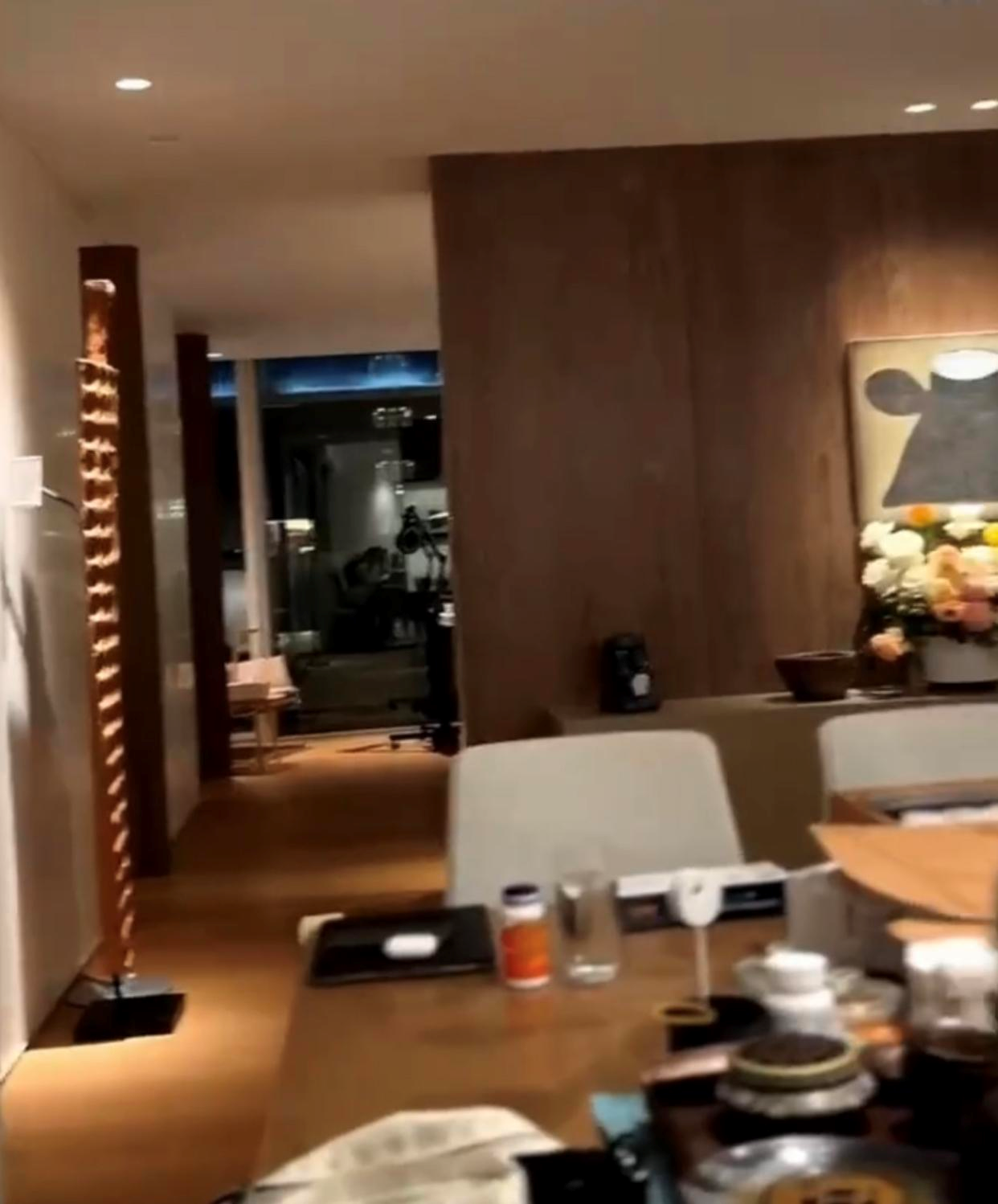 隔离|向太夫妇隔离生活太奢华!两人吃8个菜,豪宅曝光房间多到数不清