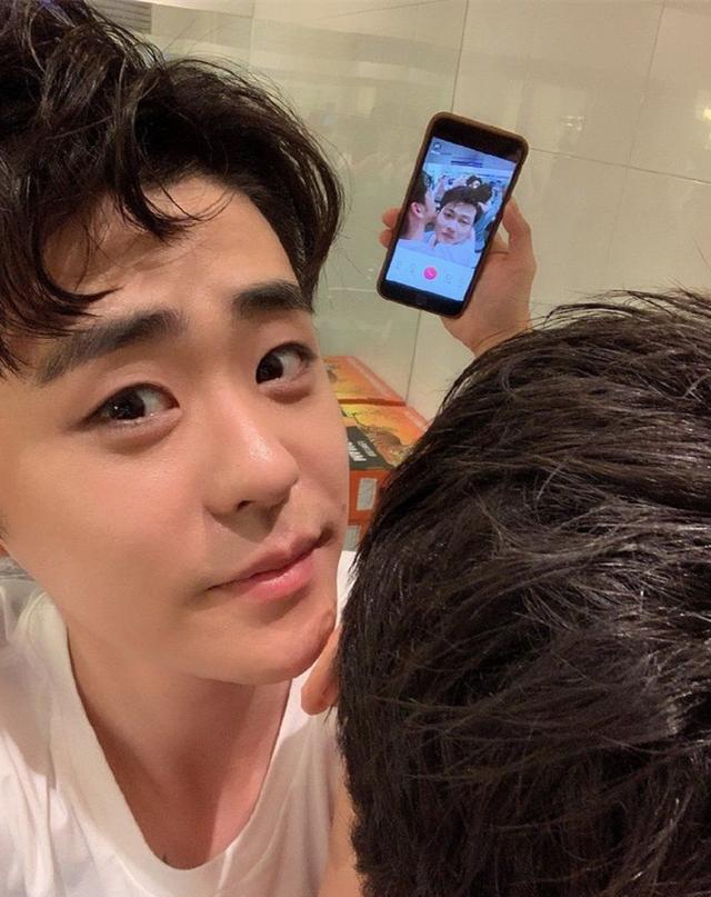 张云雷|德云社张云雷喊话大哥冯照洋，想要茶叶被拒绝，粉丝：怎么回事呢