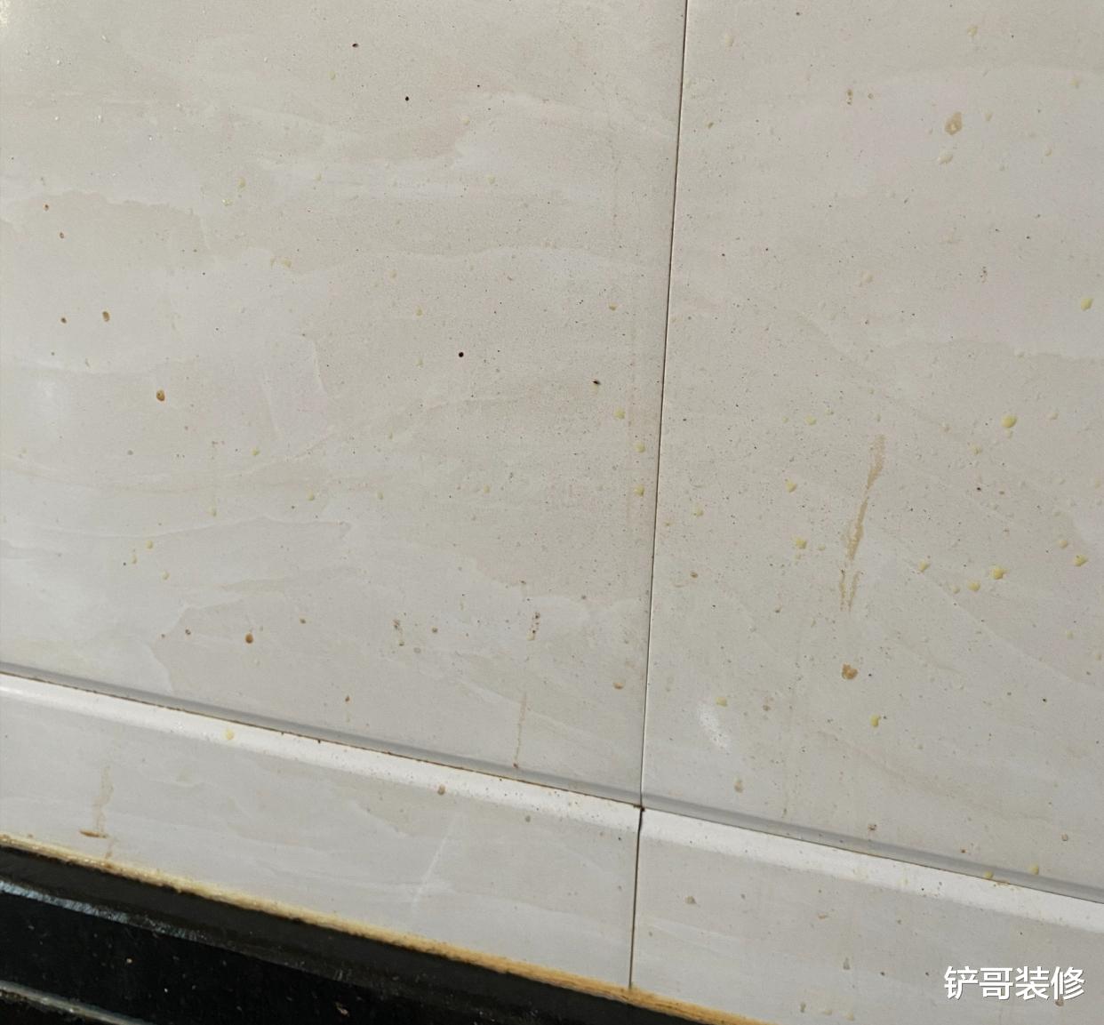 锅用久了底部发黑,别用钢丝球!教你不用一滴水,立马光亮如新