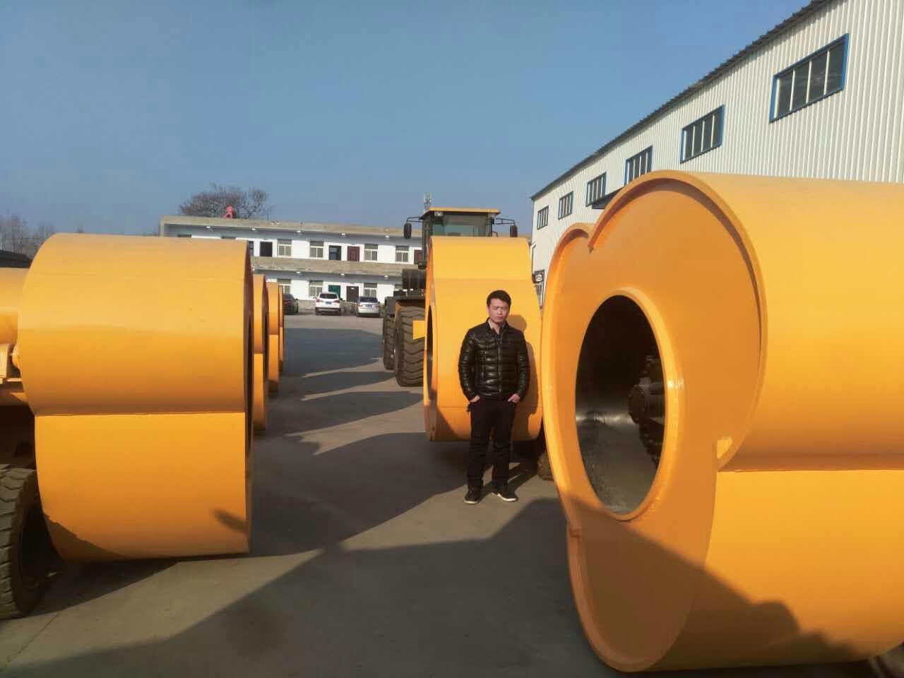 铲车冲击压路机发展历程,铲车冲击压路机是怎样施工的?