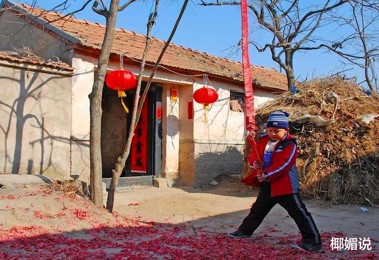 银行行长杨凯生:全面禁放烟火,助于净化空气,文化传承不重要