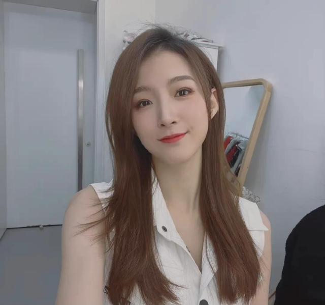 |谈起腾讯NBA女主播，就不得不提起小姨妈的大名了，你更喜欢谁？