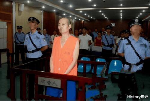2013年,51岁男子杀小儿子全家 ,理由:我不弄死他,他就会弄死我