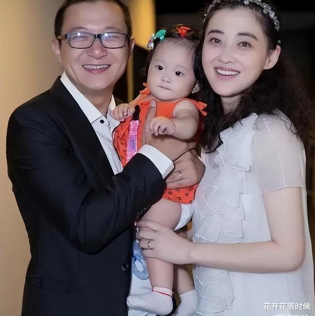 梅婷|娶二婚演员妻子梅婷，婚后将她宠成宝，一家四口幸福甜蜜