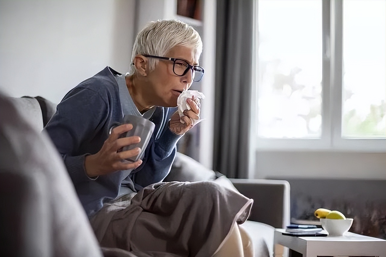 便秘|老慢支、肺气肿患者,空调、西瓜、WiFi模式不适用!热天更要防冷