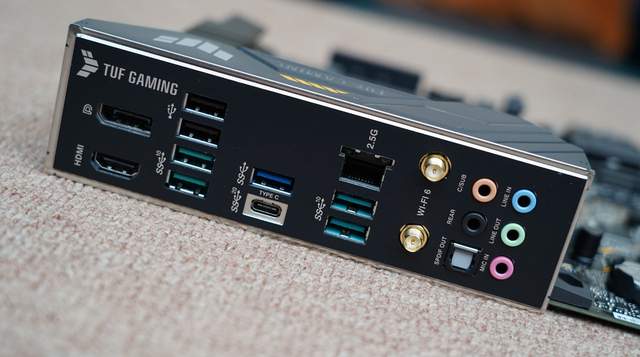 主板|非折腾玩家看过来,这张B660主板可以媲美Z690了