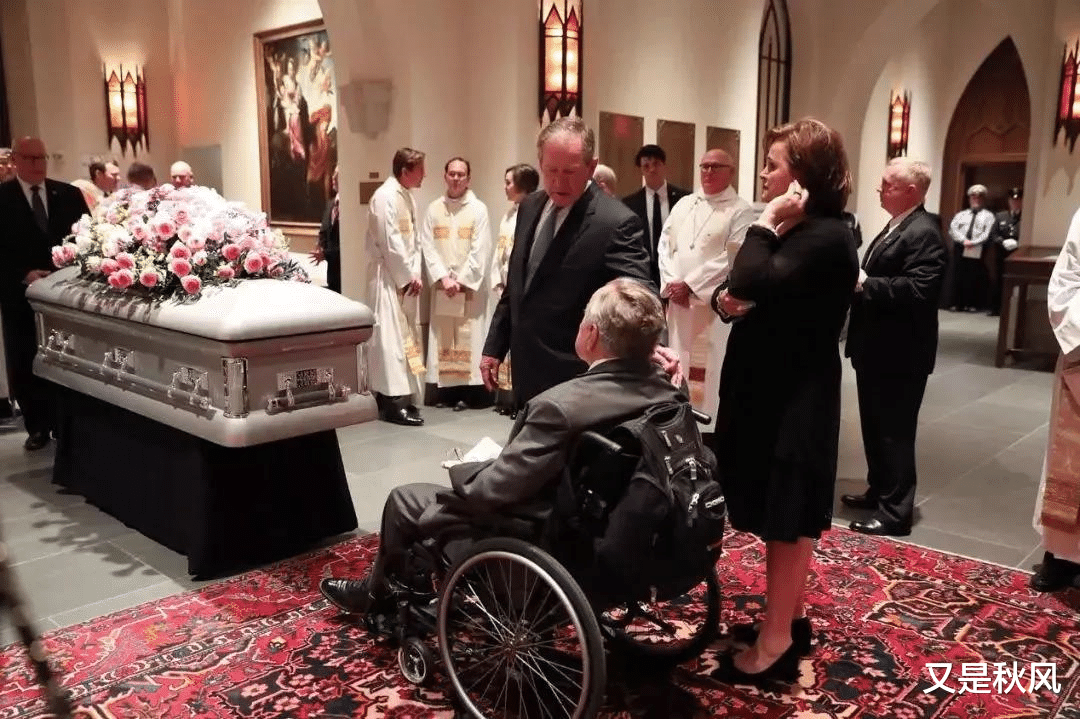 芭芭拉|老布什曾婚内出轨12年，芭芭拉为爱付出73年，他临终前才道出心声