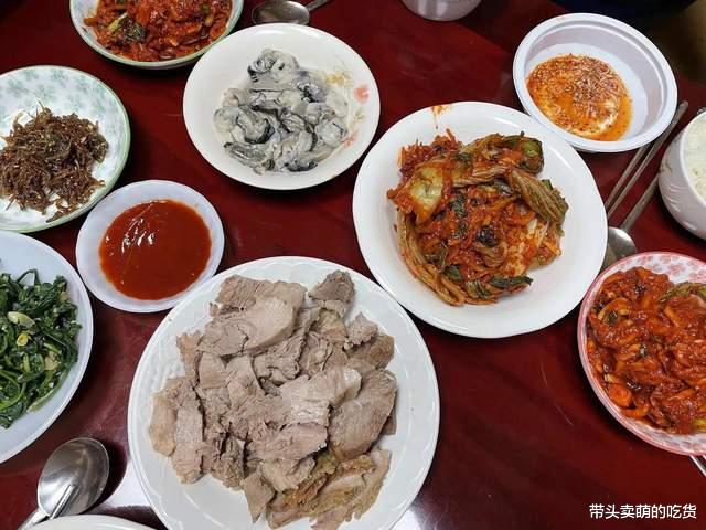 绝了！韩国人对泡菜到底有多狂热？400斤泡菜比韩国队先到卡塔尔