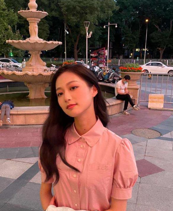 江苏卫视春晚|冯琳春晚彩排,气场强大犹如明星,网友直言:别人家孩子就是优秀