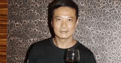 钱嘉乐|钱嘉乐被曝街头与人打架!动作专业反被嘲惨败,对方多次进行挑衅