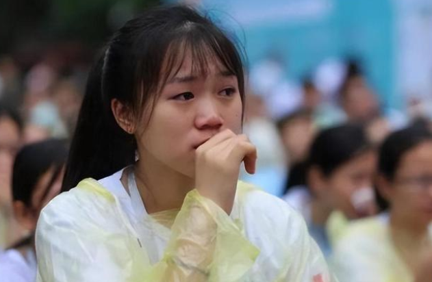 职业教育|职业教育与普通教育等同,能否普职分流?家长说:除非取消中考