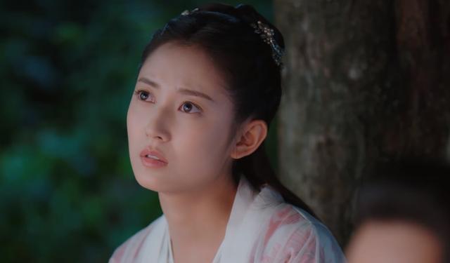 浓妆 男演员的浓妆让人出戏:有人脸比脖子白,有人画红唇演侠客