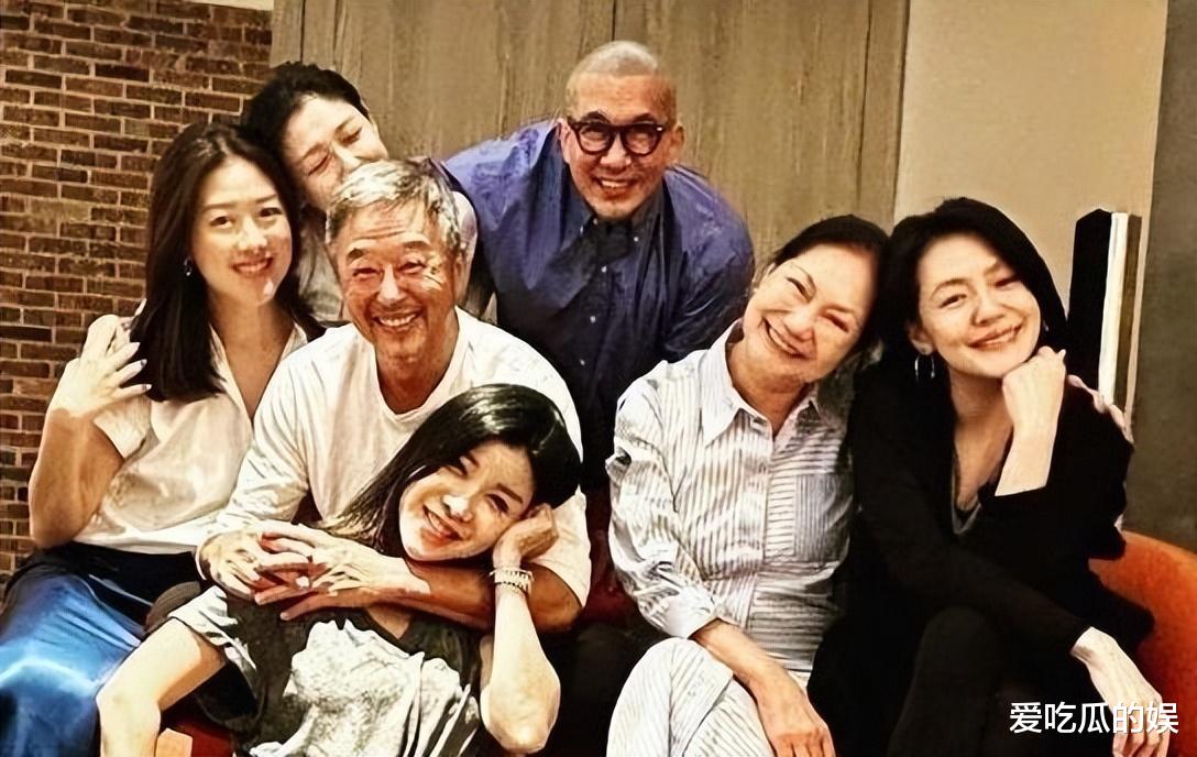 大S|大S全家福曝光，不见汪小菲儿女，具俊晔与S妈首同框