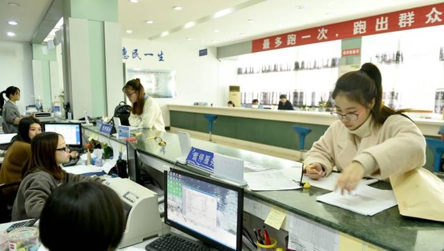 社保|社保退保现象增加，年轻人：既然离躺平遥遥无期，不如活在当下