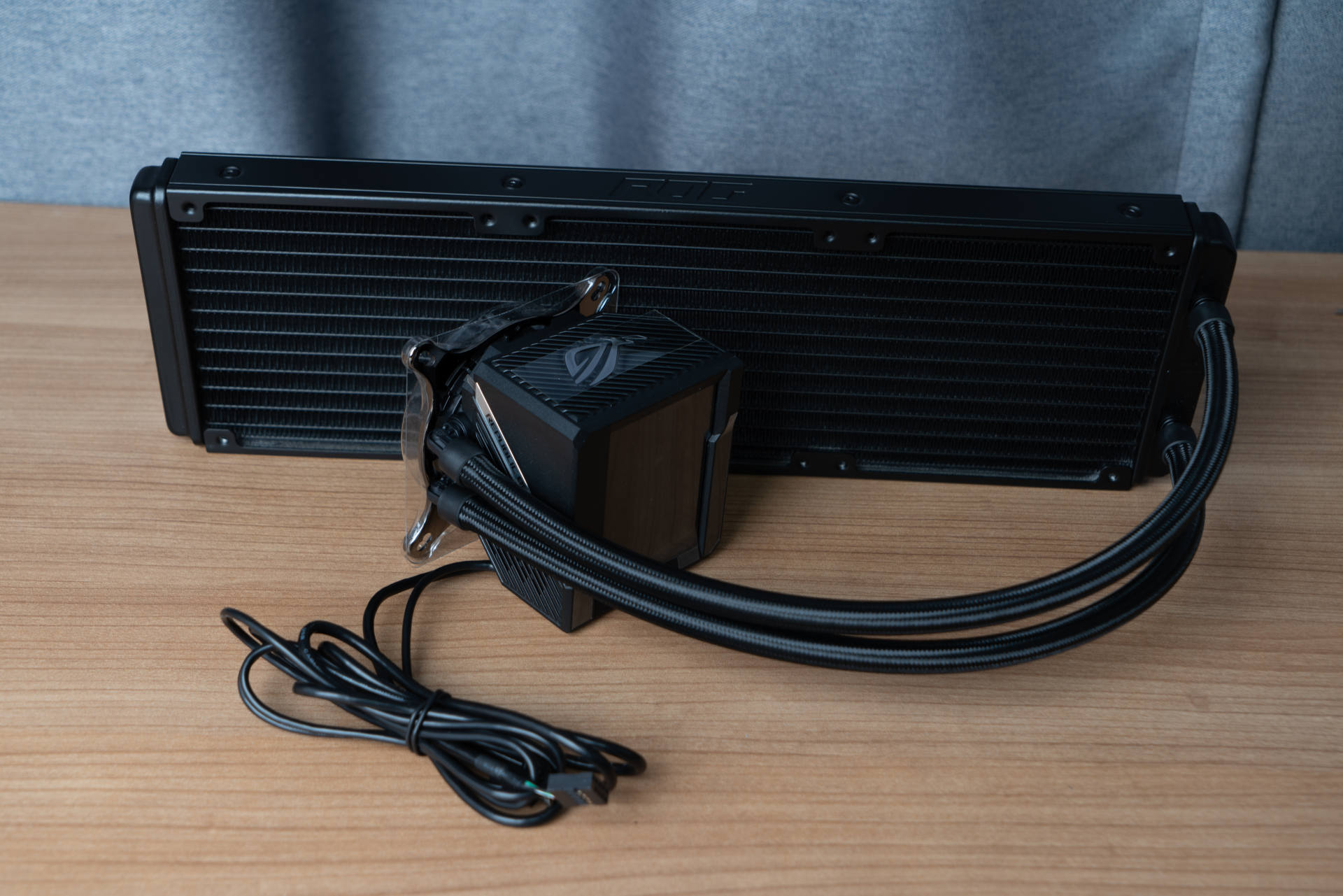 主板|羊毛只薅一只，ROG办公全家桶装机