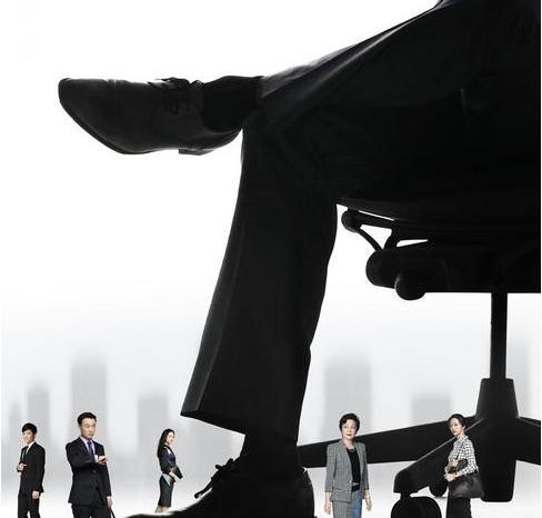 灰色地带|“酒局陪酒、宾馆私谈”：灰色地带揭开数亿职场女性难以言说的痛