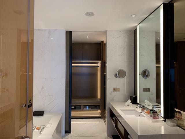 为什么有人把卫生间改成衣帽间后苦不堪言?因为有4个地方没做好