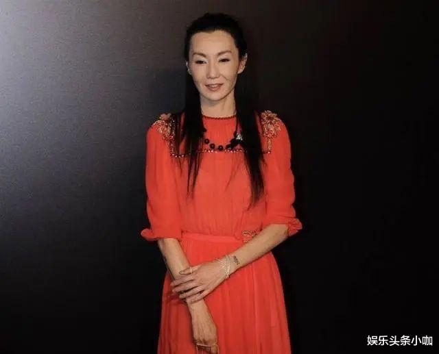 短发 毫无所谓的反复被劈腿骗钱，她怎么想的啊！