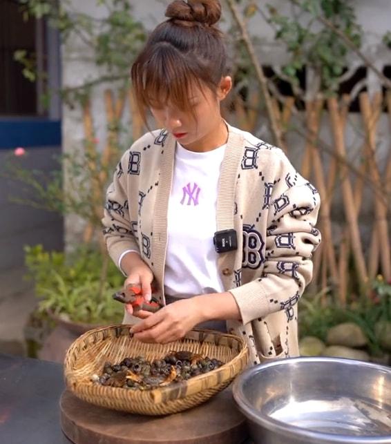 |917W粉的严素被质疑不会做饭?网友:别出来丢人现眼了