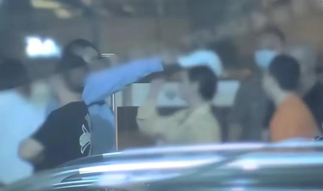 英达|仅仅2天7个瓜:3人有新恋情,3人否认恋情,英达俩儿子顺道凑热闹