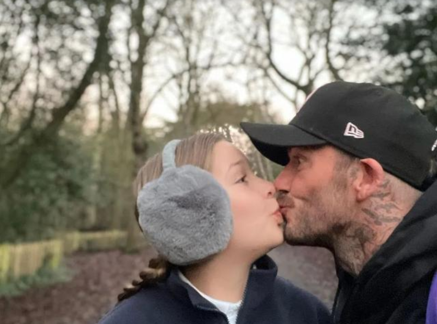 陈冠希|陈冠希与女儿直播画面过于亲密,嘴对嘴亲吻惹争议,美国超大豪宅曝光