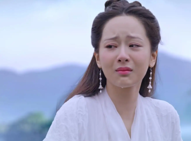 董洁|杨紫成也整容，败也整容，她后悔吗？