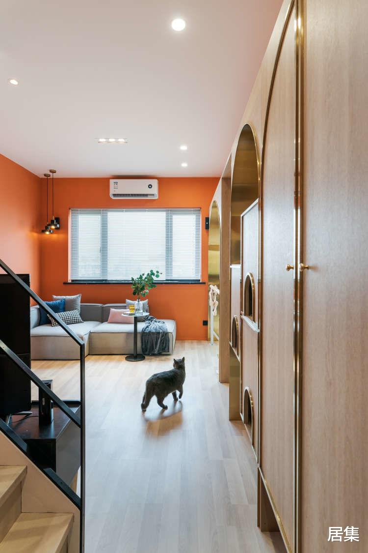 一居室新婚之家,还有顶天露台赏景,家里还给猫咪建了跑道