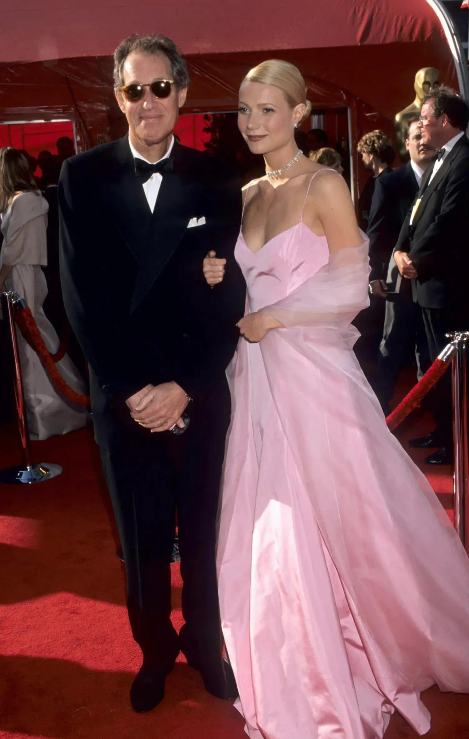 晚礼服|这一身粉红晚礼服，惊艳全场